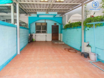 *****ทาวน์เฮ้าส์มือสองย่านนนทบุรี ม.วงศ์ชัยนคร รัตนาธิเบศร์ เนื้อที่ 18 ตร.ว. ฟังก์ชัน 2 ห้องนอน 2 ห้องน้ำ 1 ที่จอดรถ บนทำเลเยี่ยม ติดถนนรัตนาธิเบศร์ เพียง 700 เมตรก็ถึงรถไฟฟ้าสายสีม่วง "สถานีบางรักใหญ่" ใกล้ทางด่วน "งามวงศ์วาน" ห้ามพลาด!